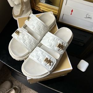 Michael Kors Logo Slide